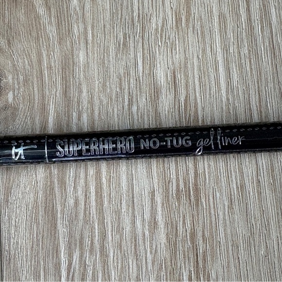 It Cosmetics Superhero No Tug Gel Liner Super Black NEW Sealed - Picture 3 of 5